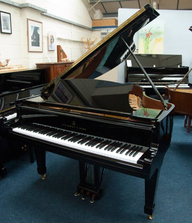 Steinway O grand Piano in bright-black – Inventory thumbnail – Roberts Pianos Oxford