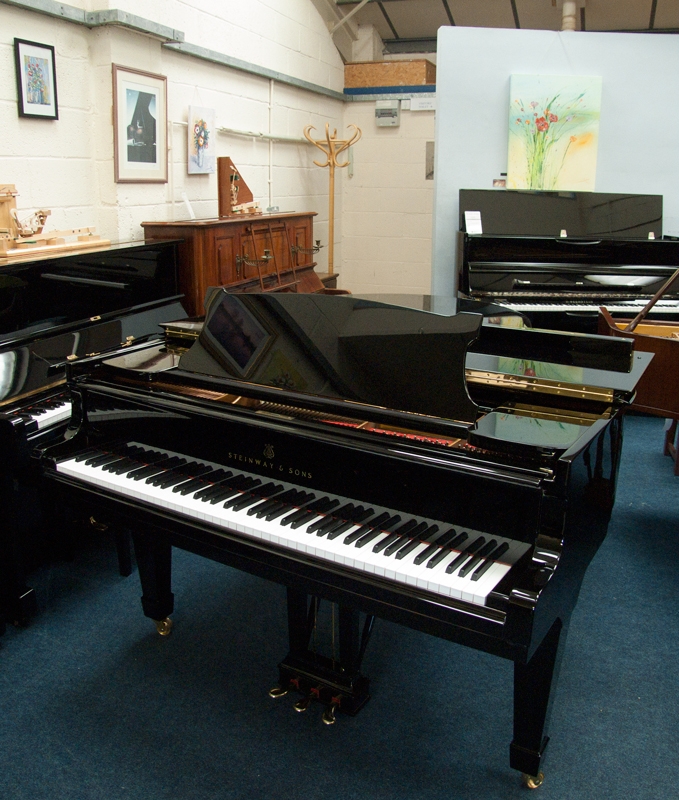 Steinway O