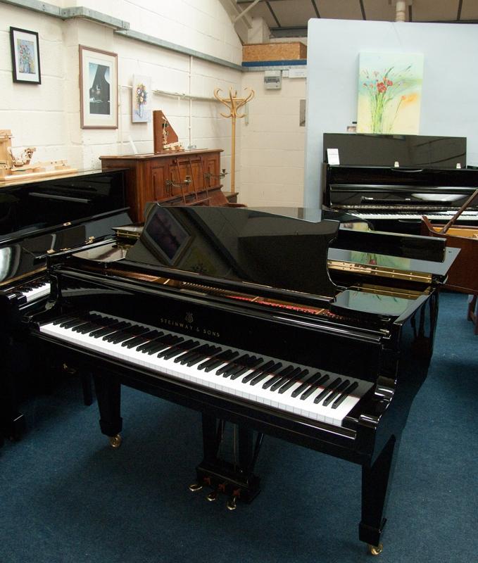 Steinway O grand Piano in bright-black – Gallery image – Roberts Pianos Oxford