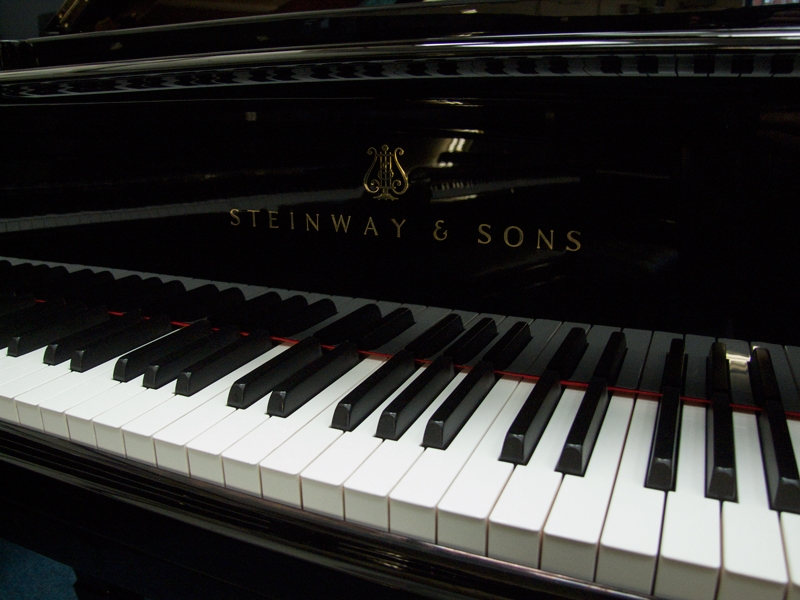 Steinway O