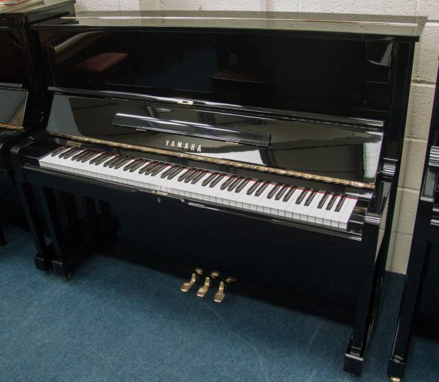 Yamaha U1H upright Piano in Bright black – Inventory thumbnail – Roberts Pianos Oxford