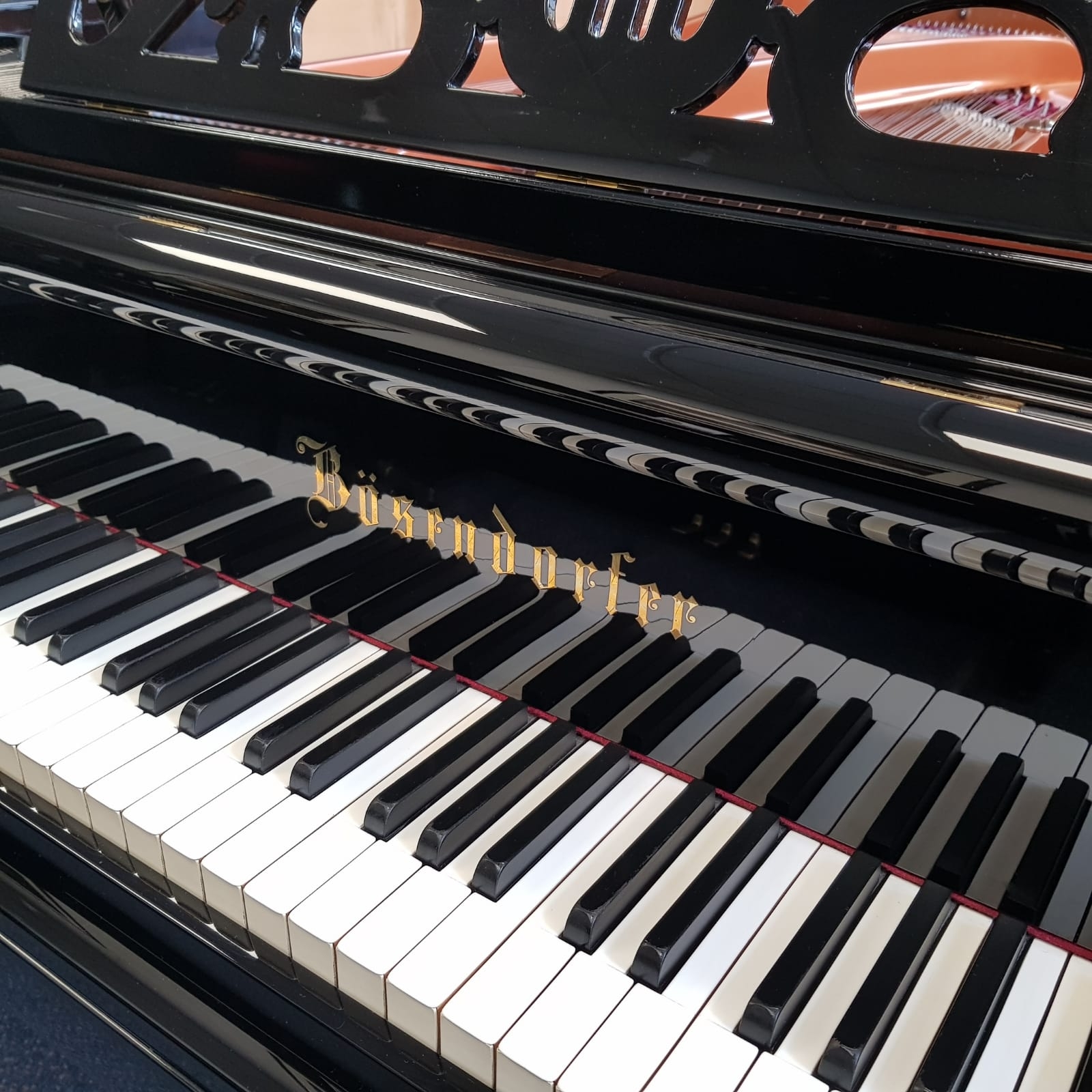 Bosendorfer 170 grand Piano in black – Gallery image – Roberts Pianos Oxford