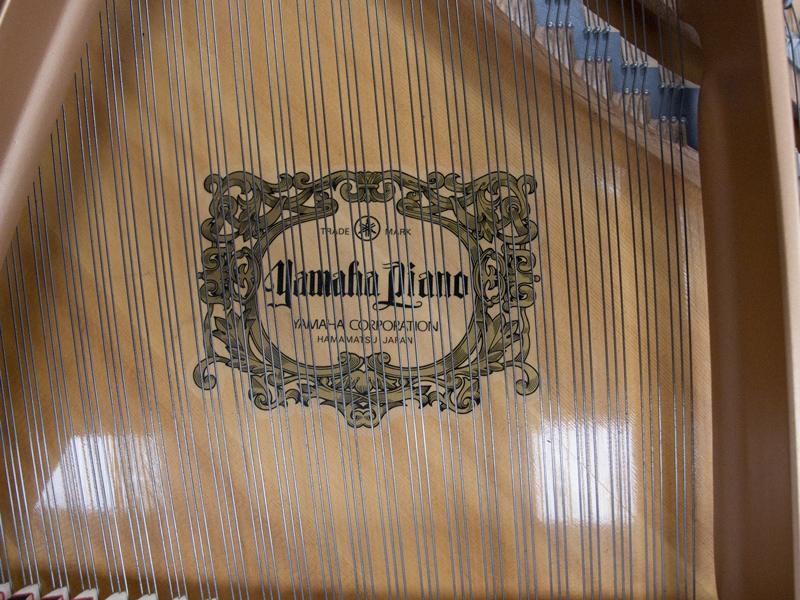 Yamaha C1 grand Piano in Black polyester – Gallery image – Roberts Pianos Oxford