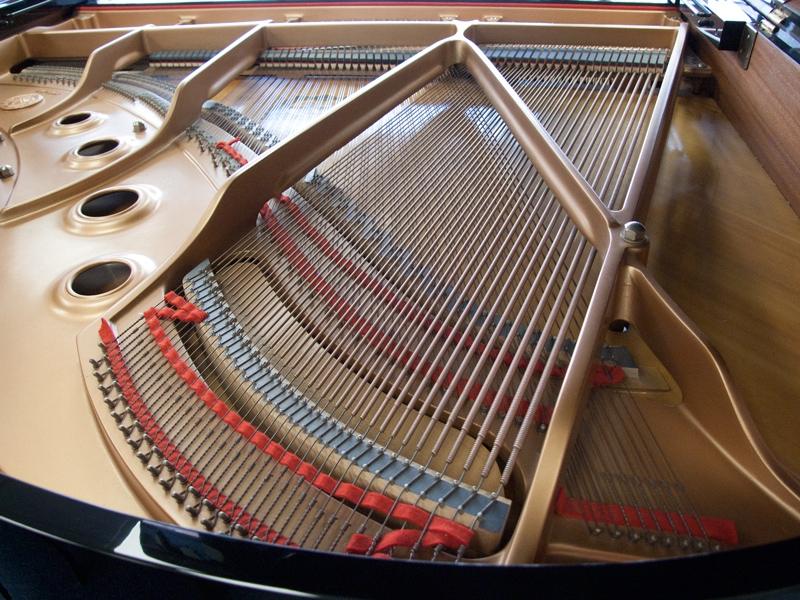 Yamaha C1 grand Piano in Black polyester – Gallery image – Roberts Pianos Oxford