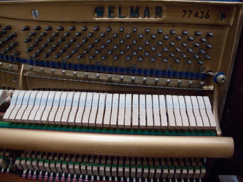 Welmar upright Piano in Mahogany – Gallery image – Roberts Pianos Oxford