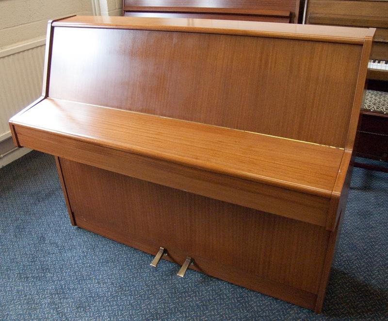 Kemble Compact upright Piano in Mahogany – Gallery image – Roberts Pianos Oxford