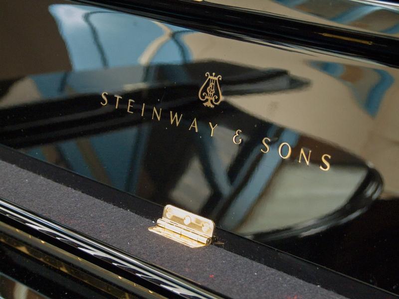 Steinway K upright Piano in bright black – Gallery image – Roberts Pianos Oxford