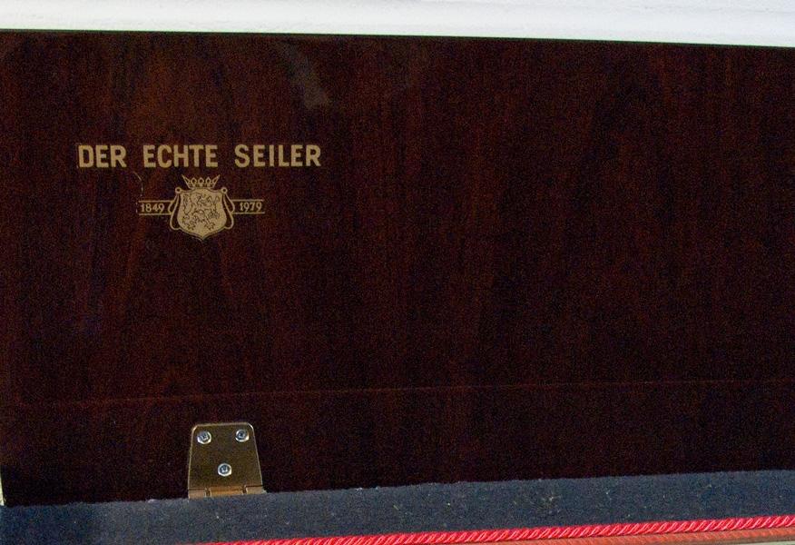 Seiler 116 upright Piano in bright walnut – Gallery image – Roberts Pianos Oxford