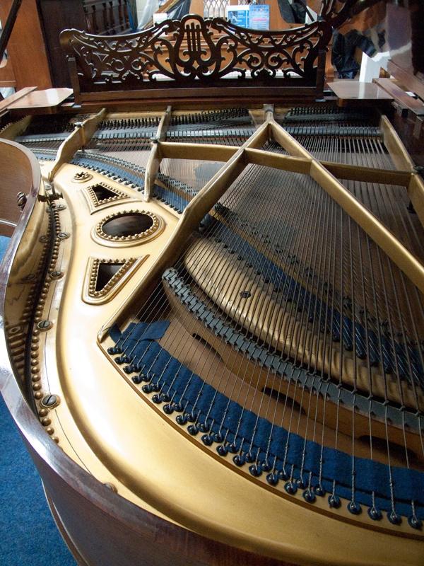 Richard Lipp grand Piano in rosewood – Gallery image – Roberts Pianos Oxford