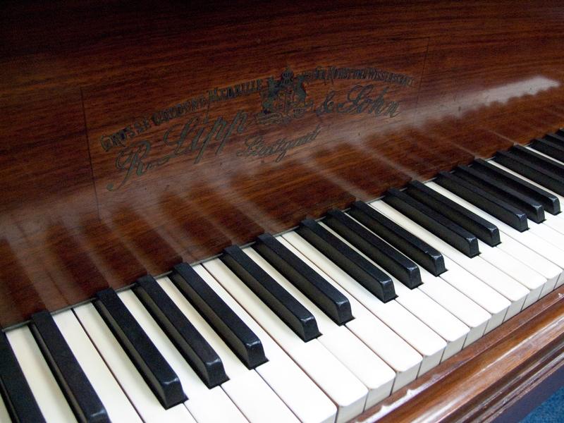 Richard Lipp grand Piano in rosewood – Gallery image – Roberts Pianos Oxford