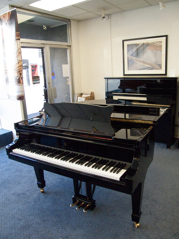 Steinway O