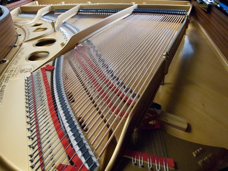 Steinway O grand Piano in Bright black – Gallery image – Roberts Pianos Oxford