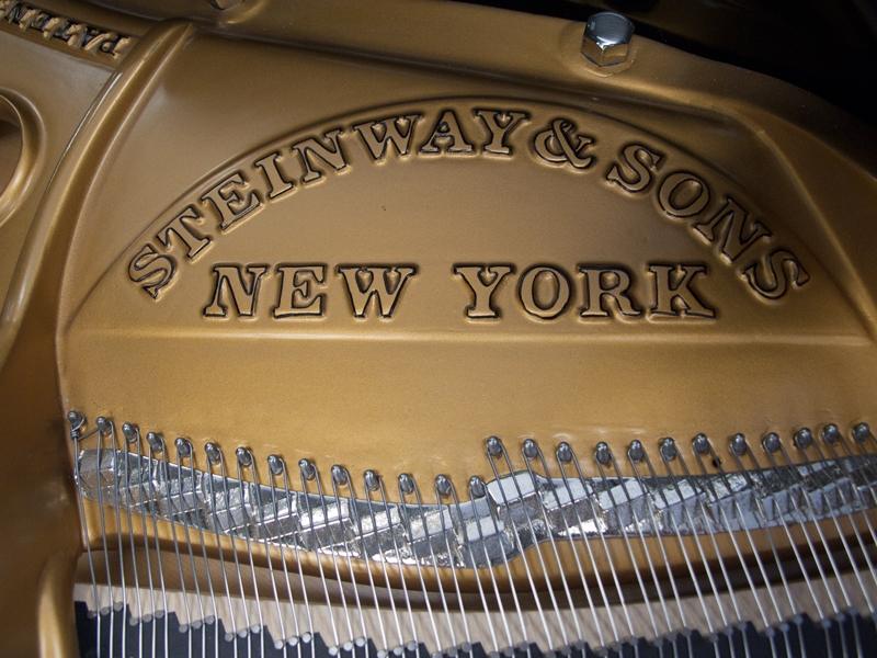 Steinway M grand Piano in Bright black – Gallery image – Roberts Pianos Oxford