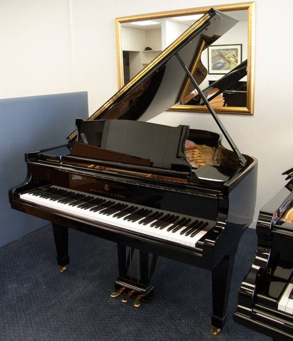 Steinway M grand Piano in Bright black – Inventory thumbnail – Roberts Pianos Oxford