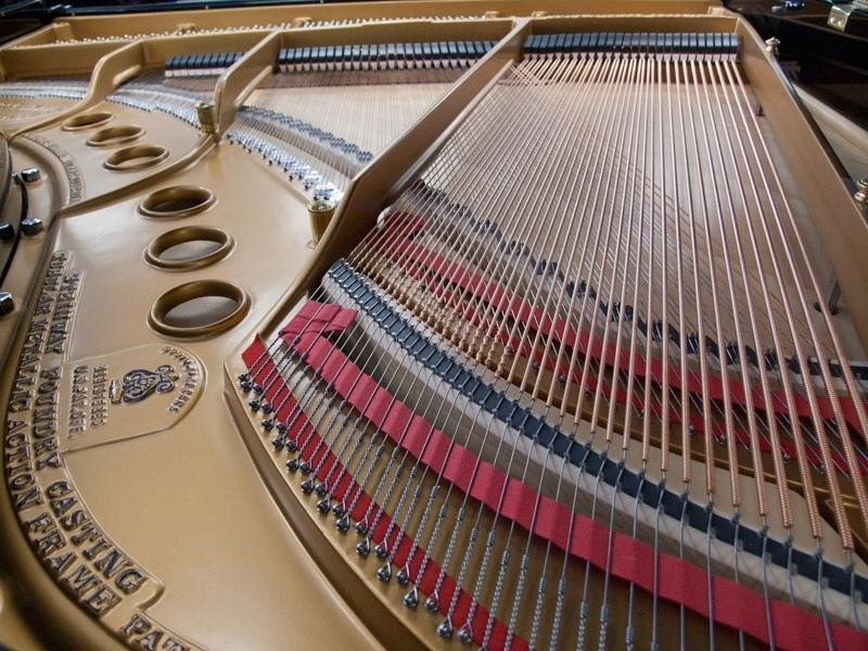 Steinway M grand Piano in Bright black – Gallery image – Roberts Pianos Oxford