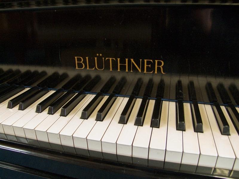 Bluthner IV grand Piano in Black – Gallery image – Roberts Pianos Oxford