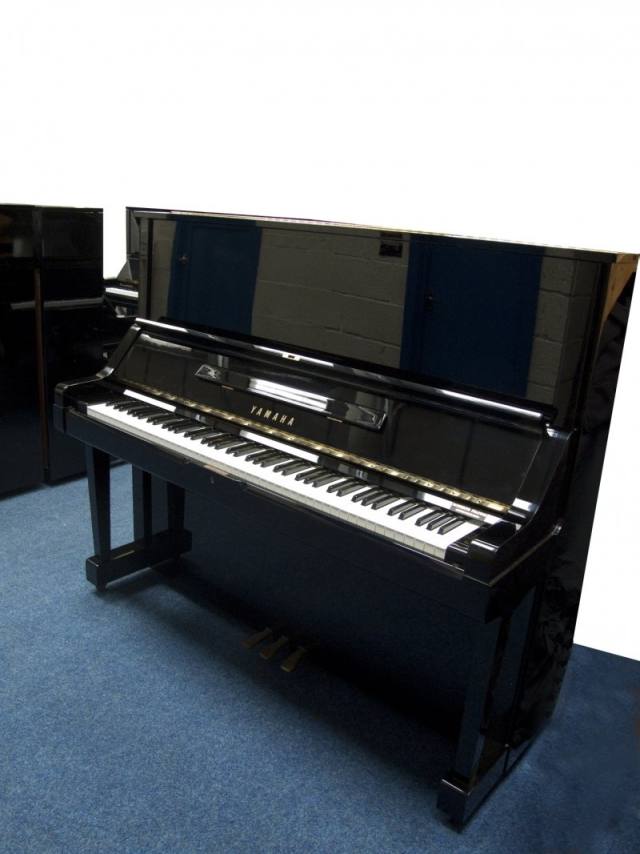 Yamaha U3X upright Piano in Black polyester – Inventory thumbnail – Roberts Pianos Oxford