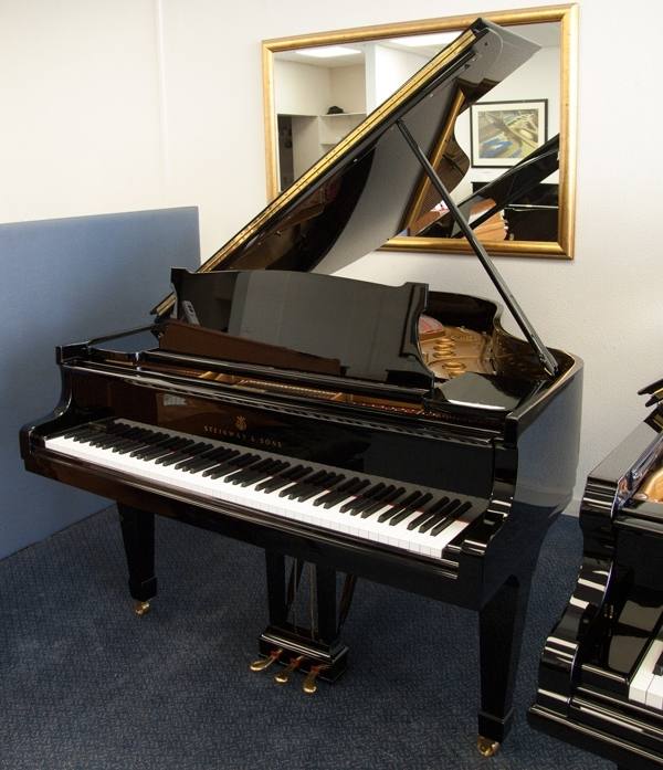 Steinway M grand Piano in Bright black – Inventory thumbnail – Roberts Pianos Oxford