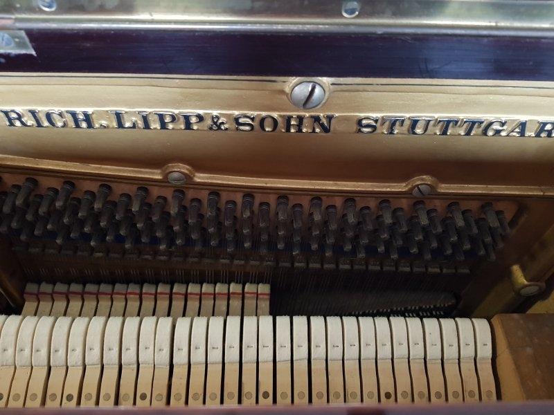 Richard Lipp upright Piano in rosewood – Gallery image – Roberts Pianos Oxford