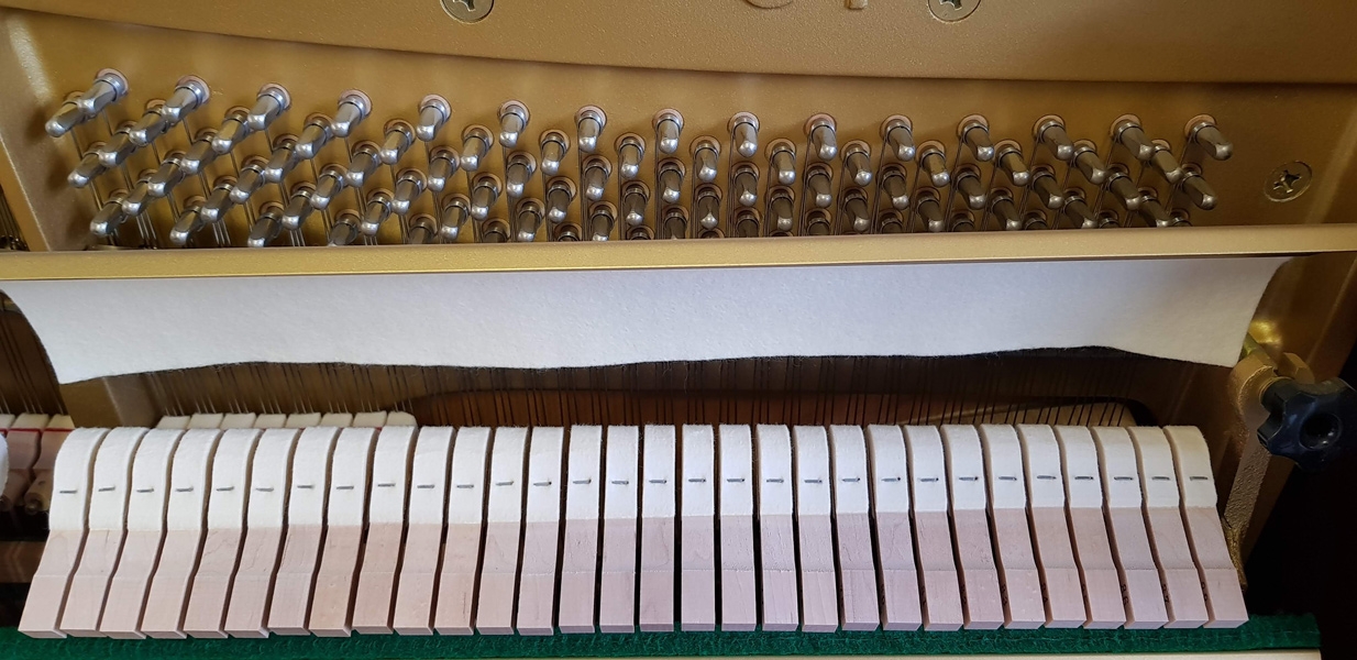 Yamaha U1A
