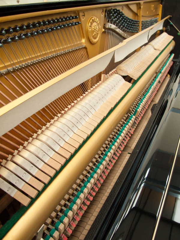 Yamaha U1H