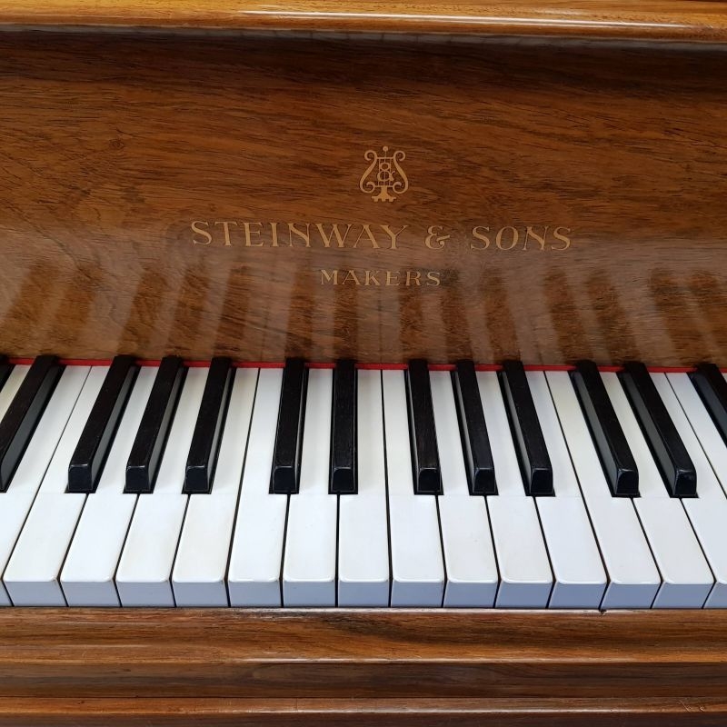 Steinway O