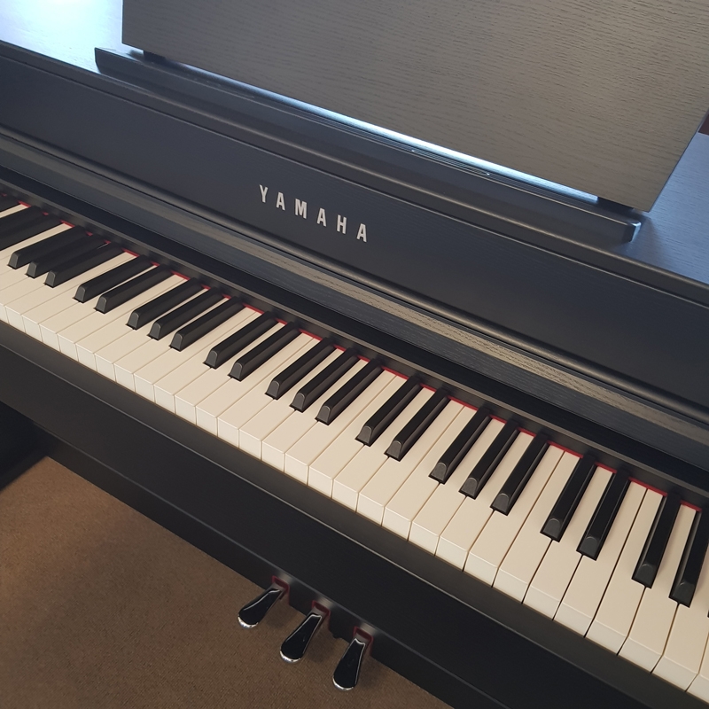 Yamaha Clavinova CLP-635
