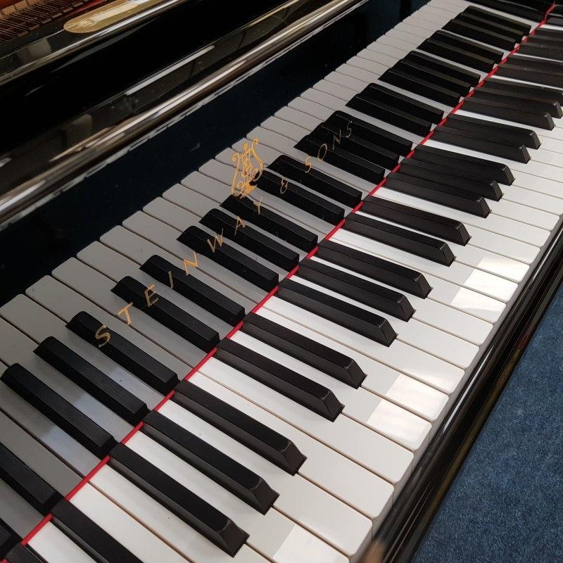 Steinway M grand Piano in Black polyester – Gallery image – Roberts Pianos Oxford
