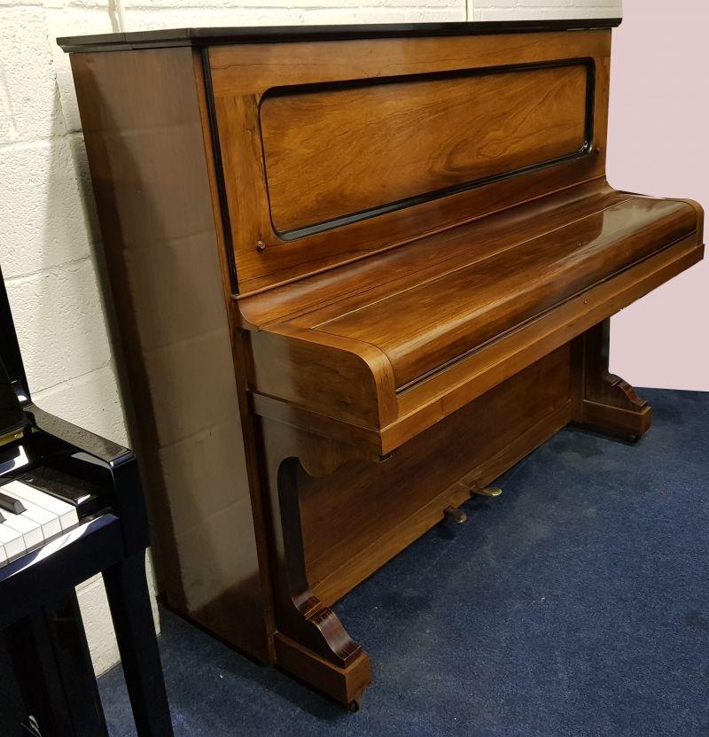 Steinway upright Piano in rosewood – Gallery image – Roberts Pianos Oxford