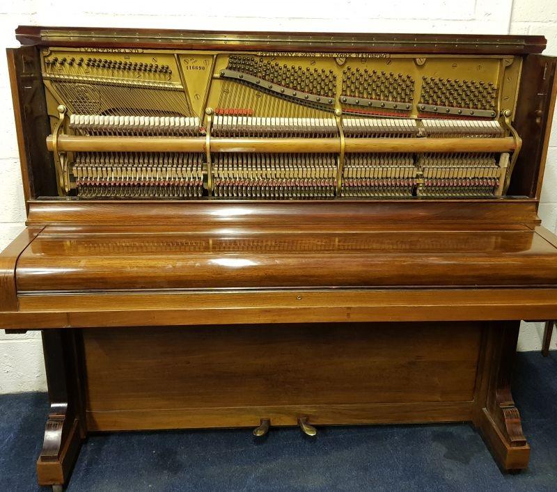 Steinway upright Piano in rosewood – Gallery image – Roberts Pianos Oxford