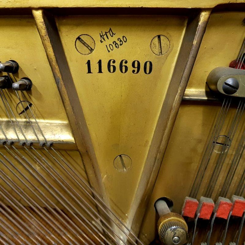 Steinway upright Piano in rosewood – Gallery image – Roberts Pianos Oxford