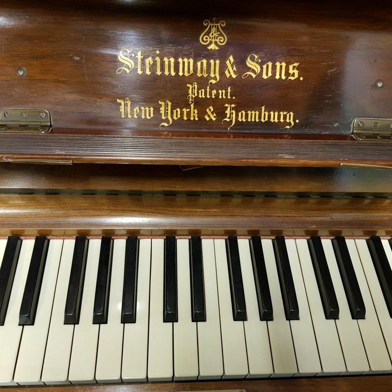 Steinway upright Piano in rosewood – Gallery image – Roberts Pianos Oxford
