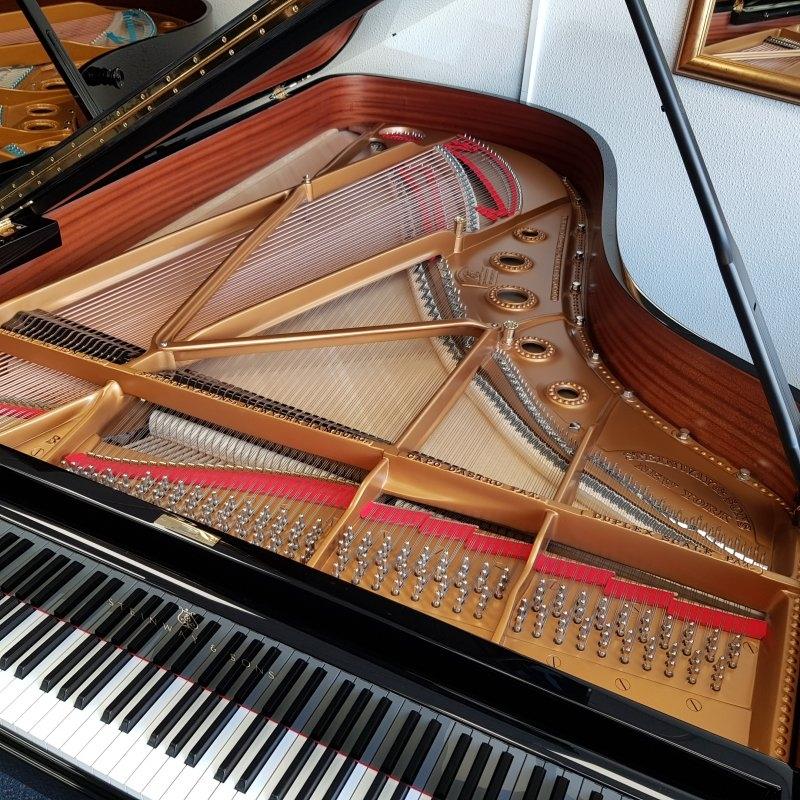 Steinway B grand Piano in black – Gallery image – Roberts Pianos Oxford