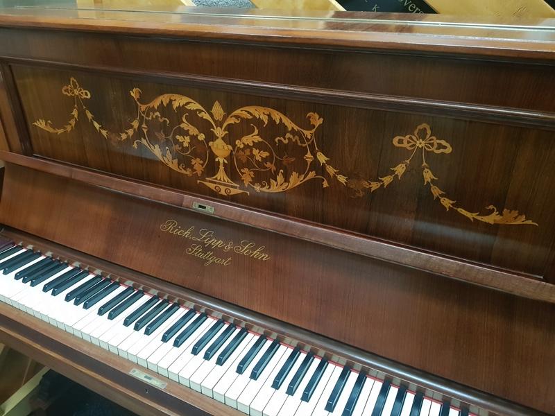Richard Lipp upright Piano in rosewood – Gallery image – Roberts Pianos Oxford