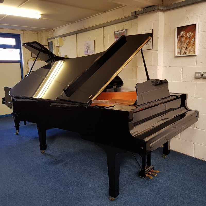Yamaha C7