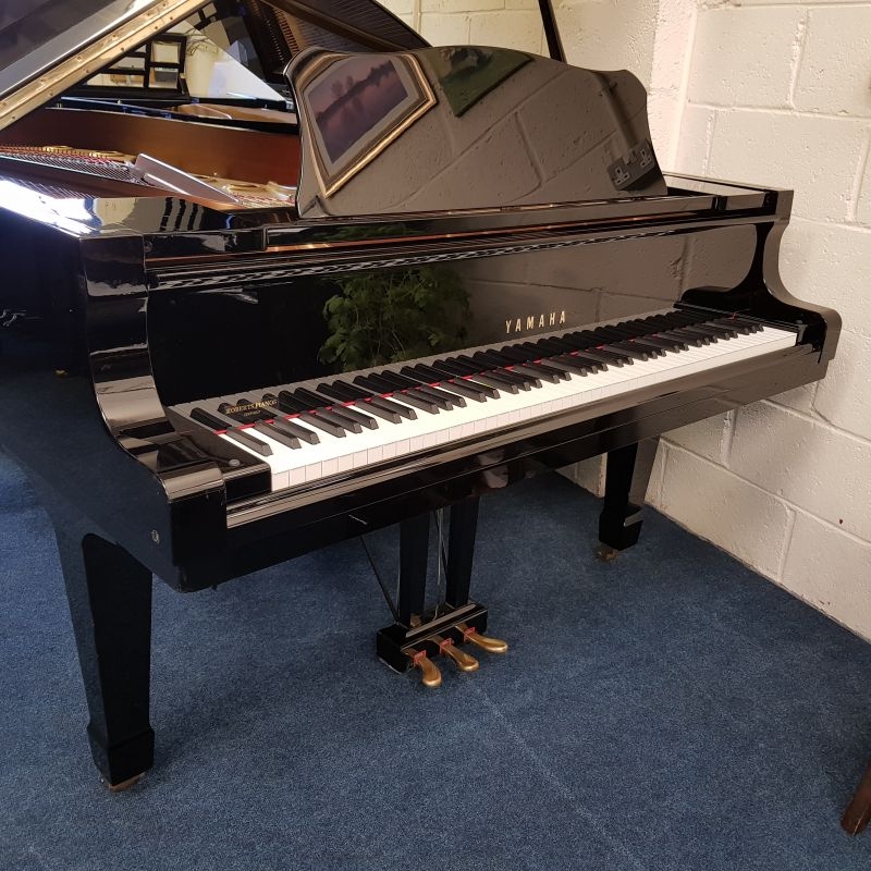 Yamaha C7