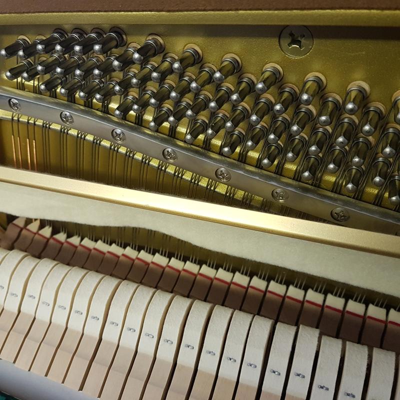 Kemble upright Piano in Mahogany – Gallery image – Roberts Pianos Oxford