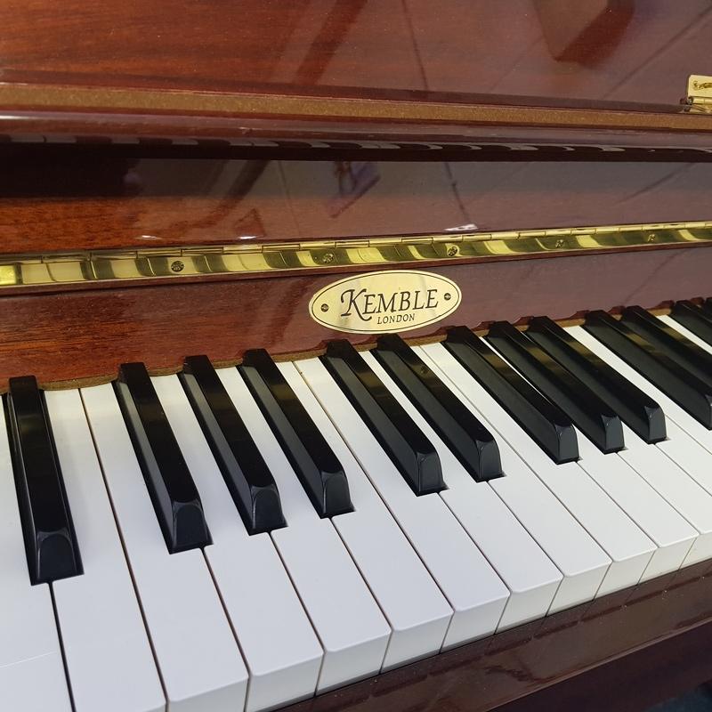 Kemble upright Piano in Mahogany – Gallery image – Roberts Pianos Oxford