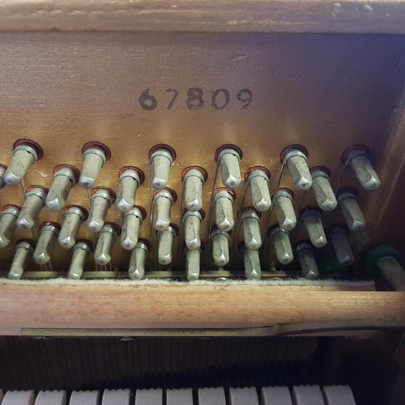 Knight upright Piano in mahogany – Gallery image – Roberts Pianos Oxford