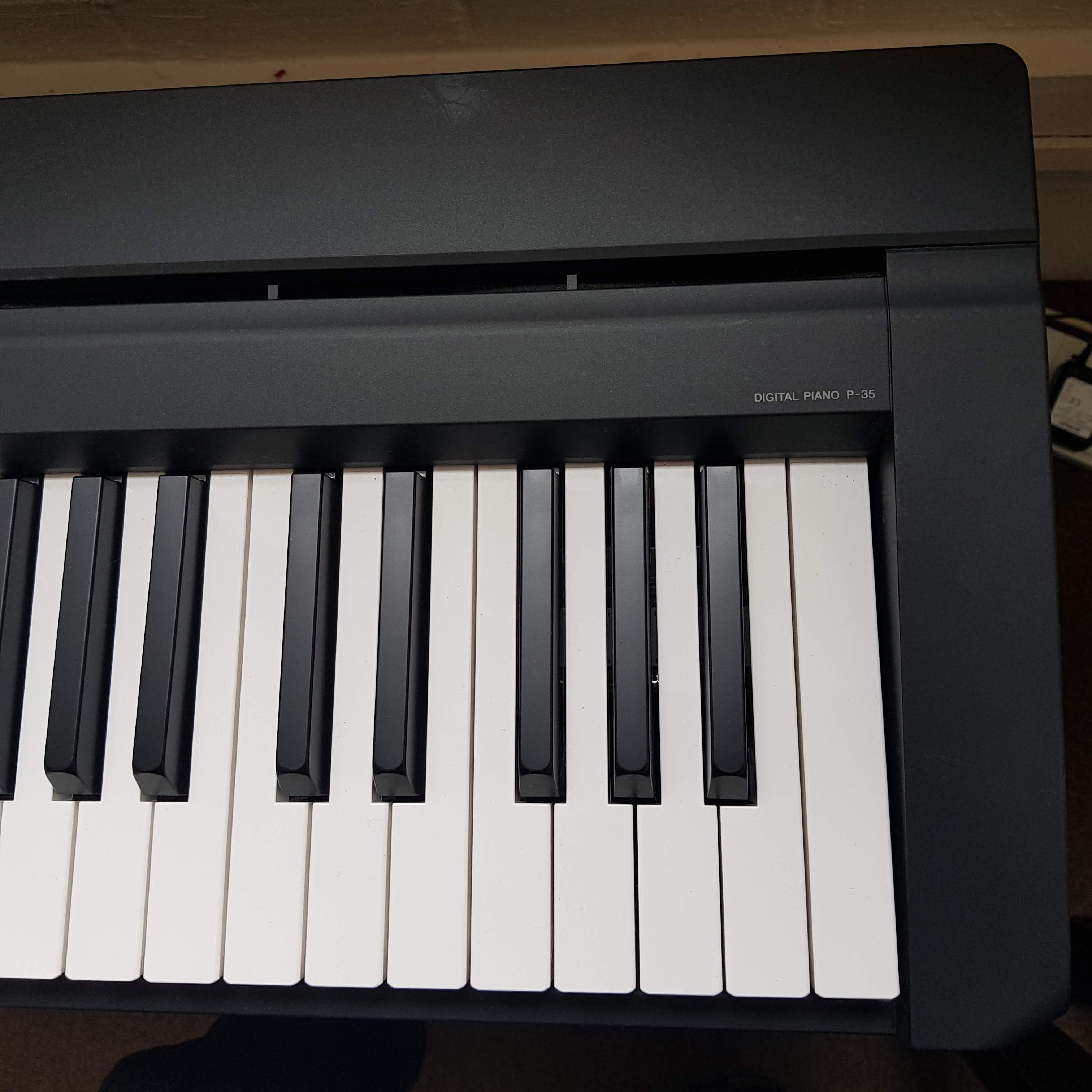 Yamaha P-35
