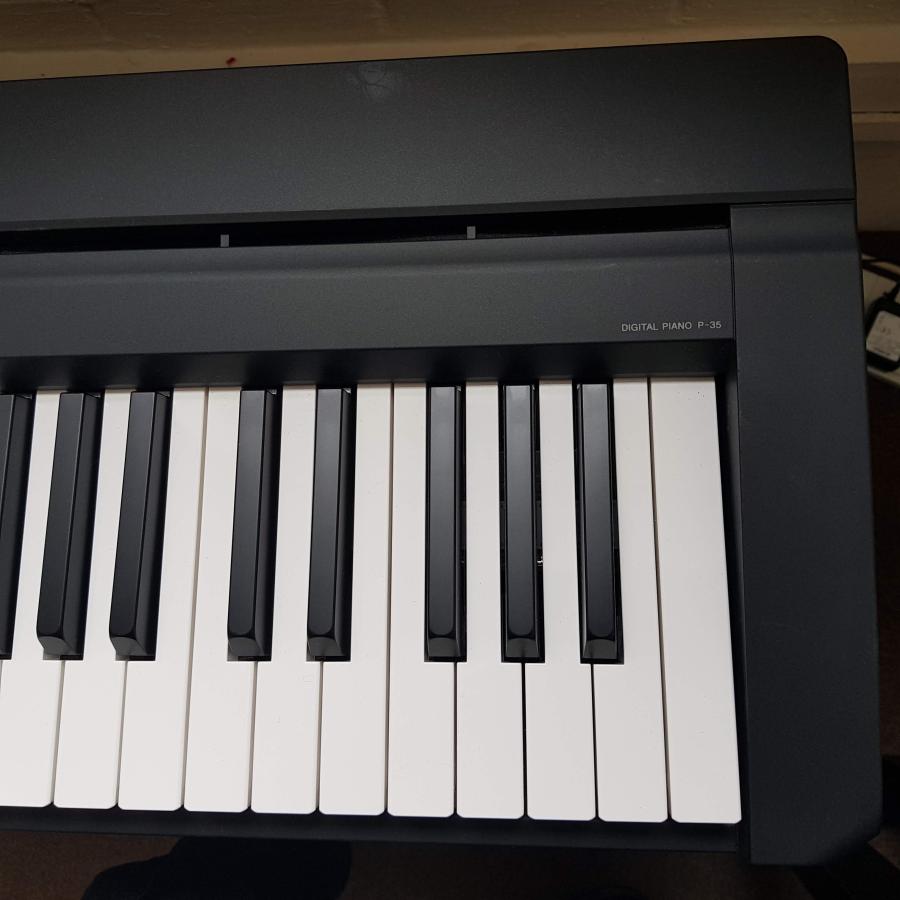 Yamaha P-35 digital Piano in Black – Gallery image – Roberts Pianos Oxford