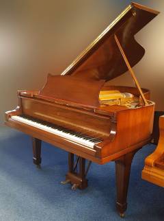 Steinway M grand Piano in walnut – Inventory thumbnail – Roberts Pianos Oxford