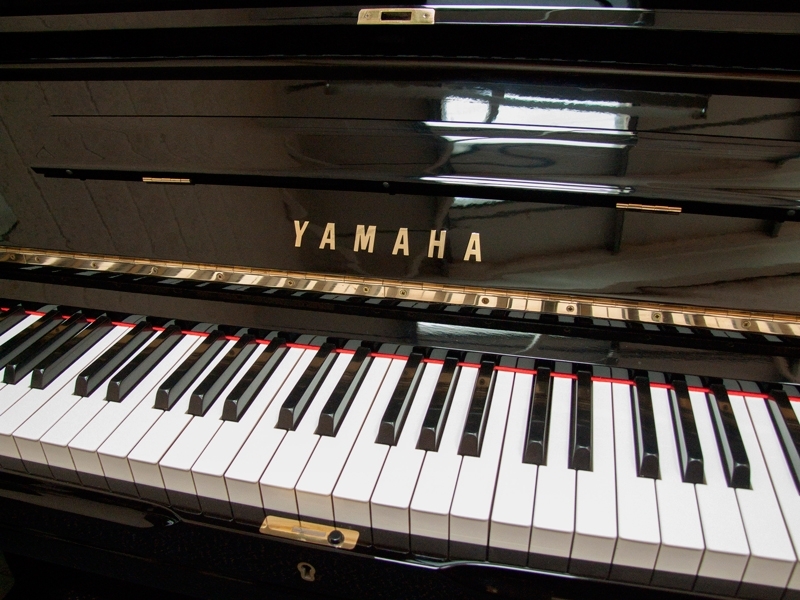 Yamaha U3H