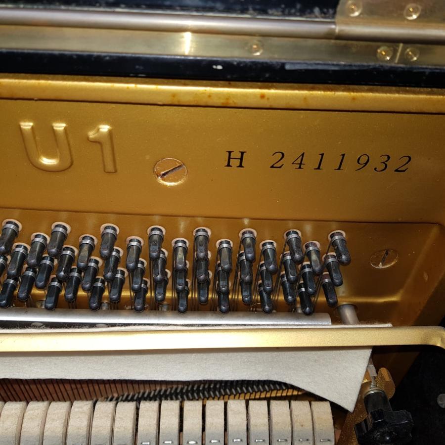 Yamaha U1H upright Piano in Bright black – Gallery image – Roberts Pianos Oxford