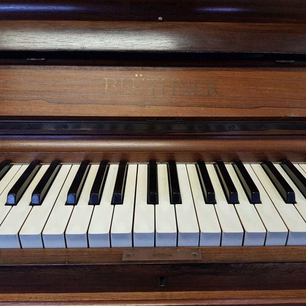 Bluthner upright Piano in Rosewood – Gallery image – Roberts Pianos Oxford
