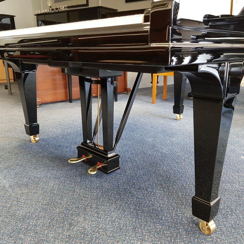 Steinway M grand Piano in bright black – Gallery image – Roberts Pianos Oxford