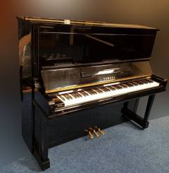 Yamaha U30A upright Piano in Black – Inventory thumbnail – Roberts Pianos Oxford
