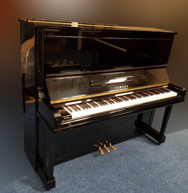Yamaha U30A upright Piano in Black – Inventory thumbnail – Roberts Pianos Oxford