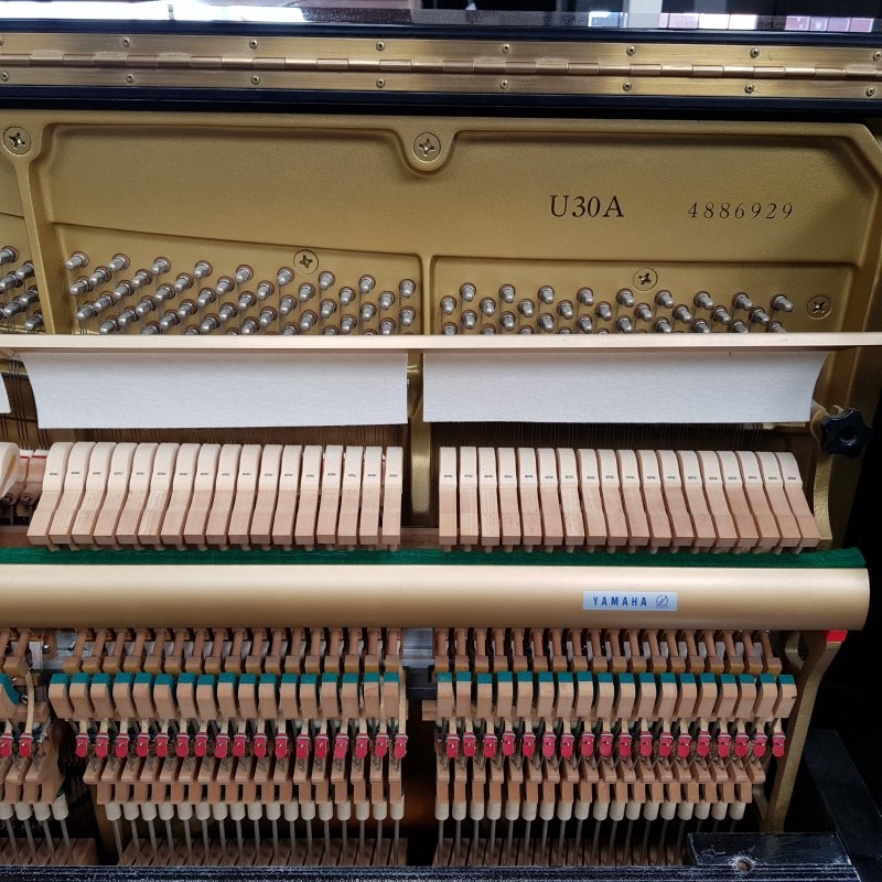 Yamaha U30A