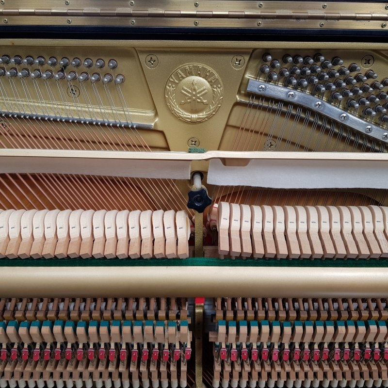 Yamaha U30A